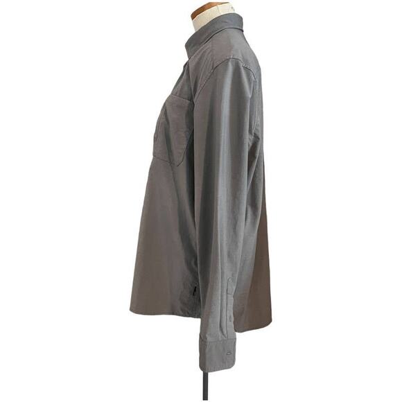 Men's Swiss Tech Button Up Tech Hiking Shirt Size L Grey Travel Gorpcore Preppy - Picture 2 of 13
